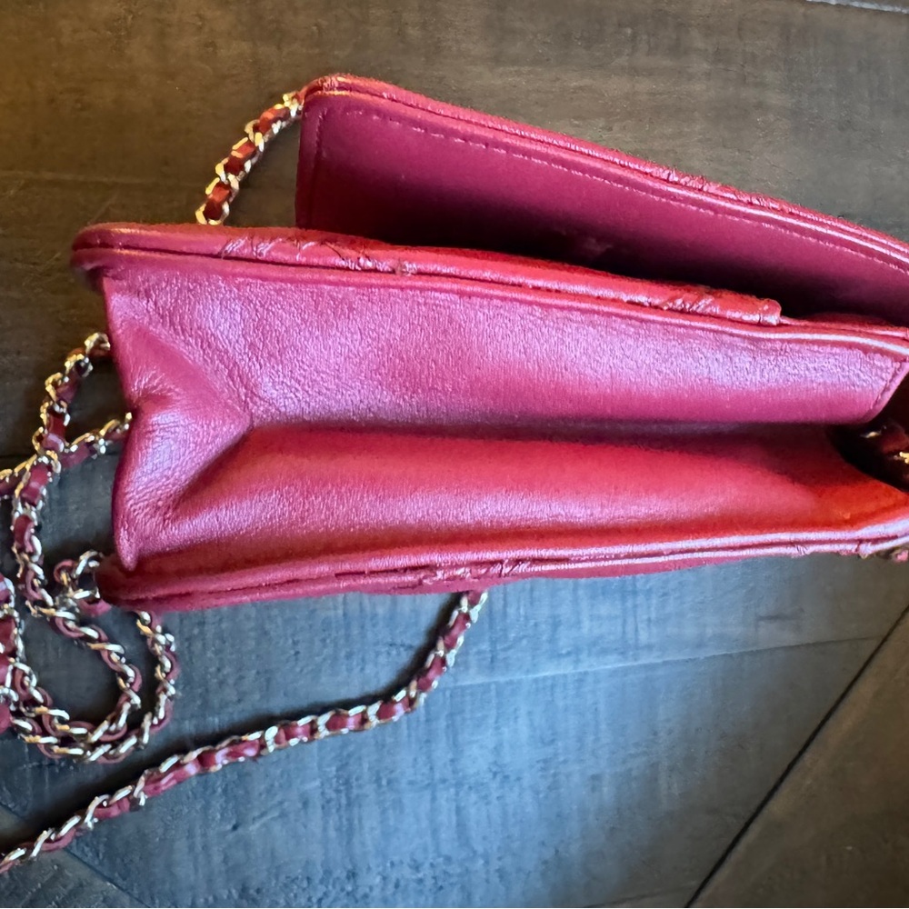 CHANEL Red WOC - Picture 5 of 15
